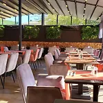 Atrachjata Hotel