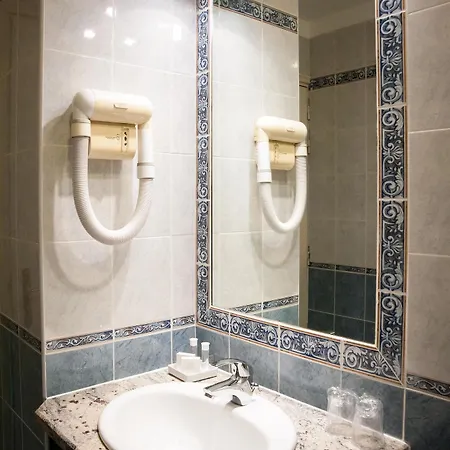 Atrachjata Hotel 3*
