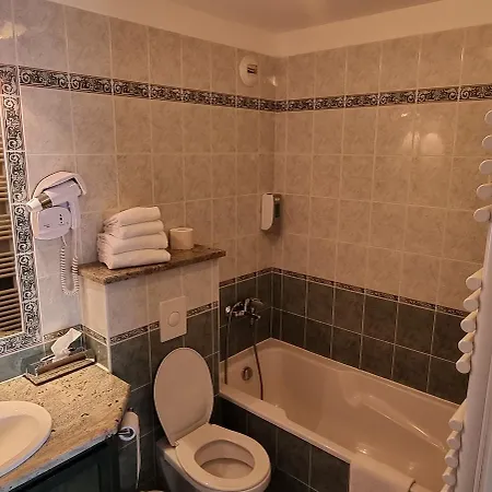 Atrachjata Hotel