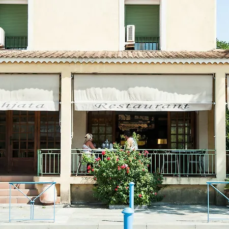Hotel Atrachjata 3*