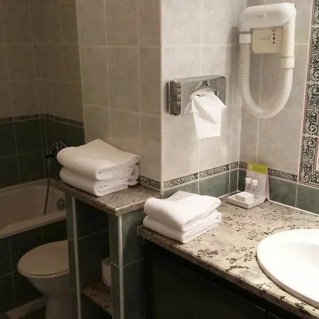 Atrachjata Hotel