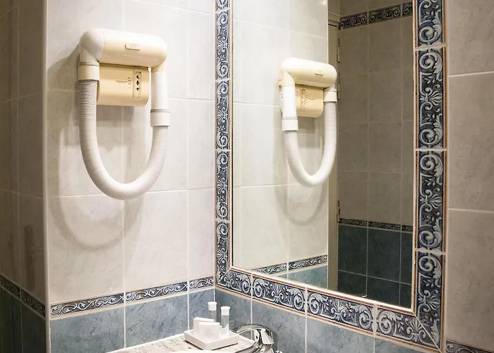 Atrachjata Szálloda 3*