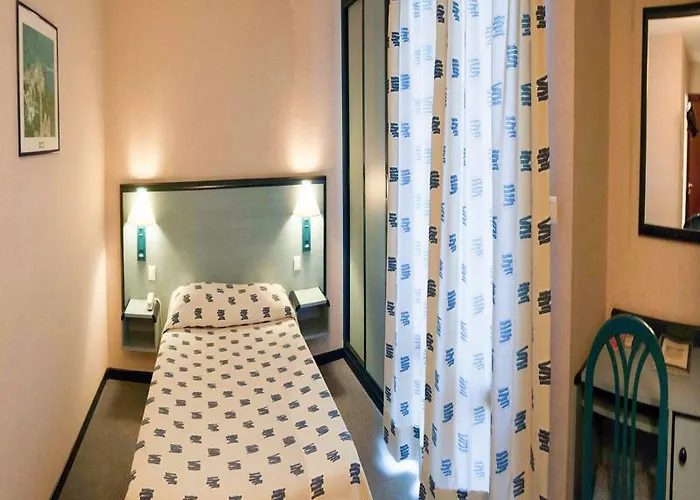 Atrachjata Szálloda 3*